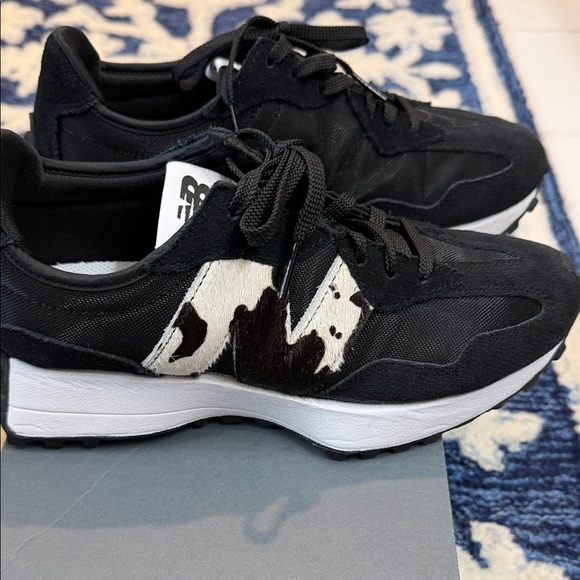 New Balance 327 Sneakers - Picture 4 of 5